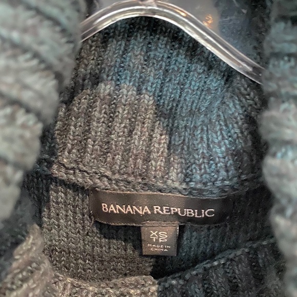 Banana Republic Knit Turtleneck - XS - Picture 4 of 4